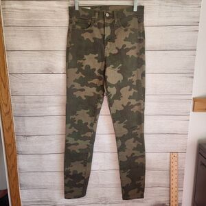 Gap Mid Rise True Skinny  Fit Jeans in Camouflage size 4/27 Stretch